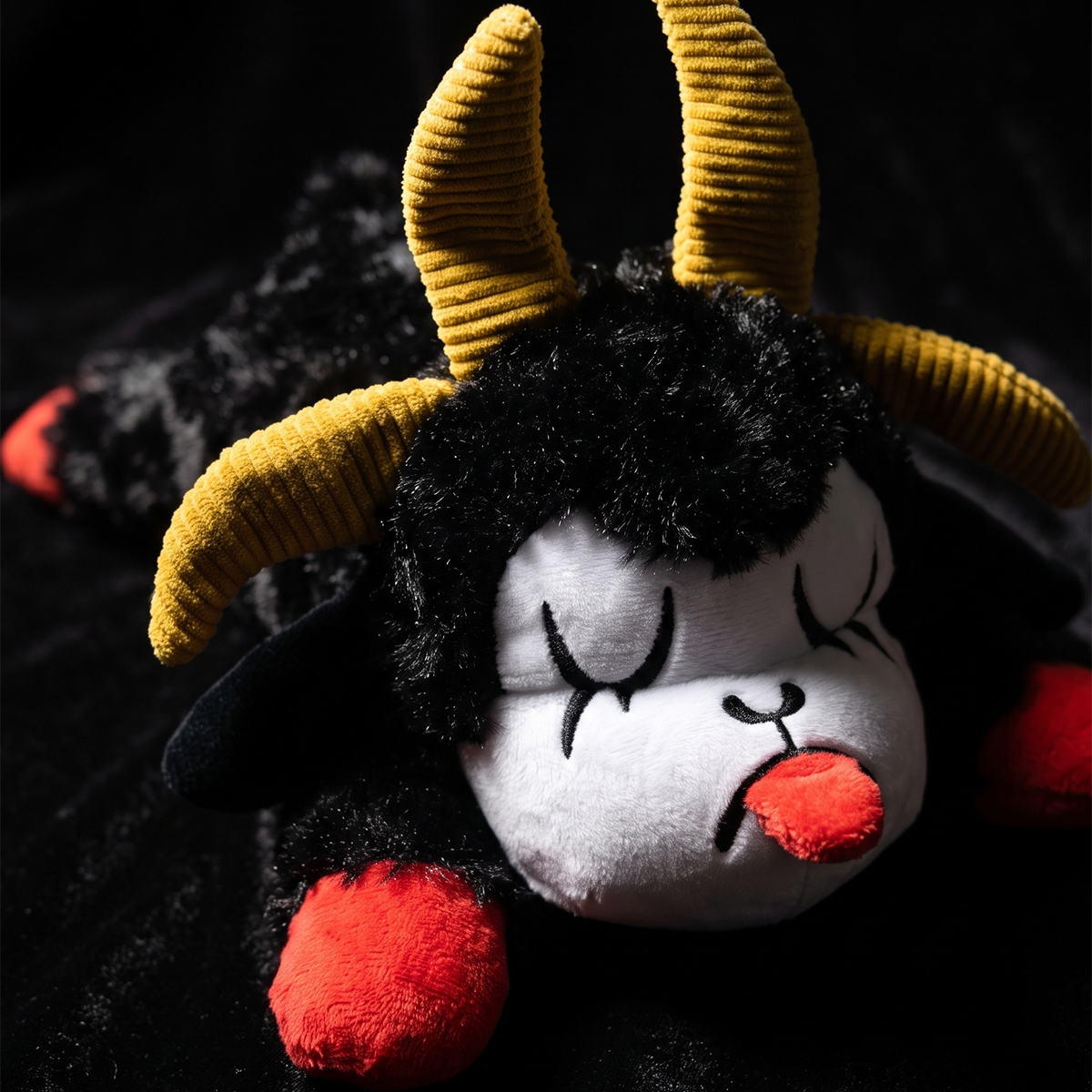 Almighty Ram Chop Plush Extra-Large + 2-in-1 + Tug Dog Toy